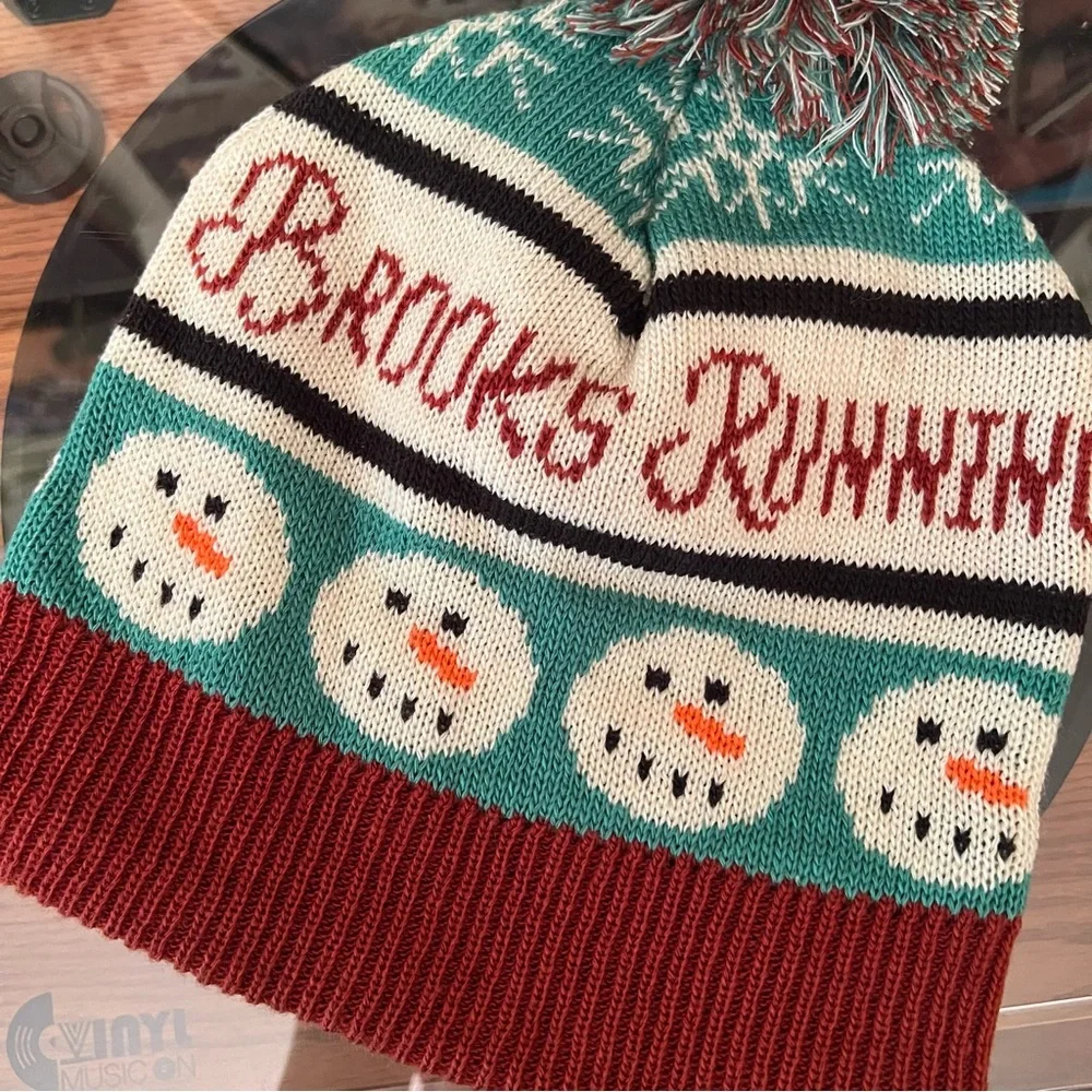 ☃️ Brooks Running Heritage Pom Beanie, Winter Hat, Brooks, NWT - Picture 4 of 8